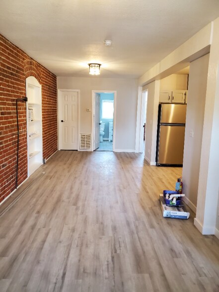 Building Photo - 109 N Kimball Ave