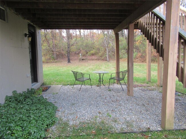 Building Photo - 63 River Rd