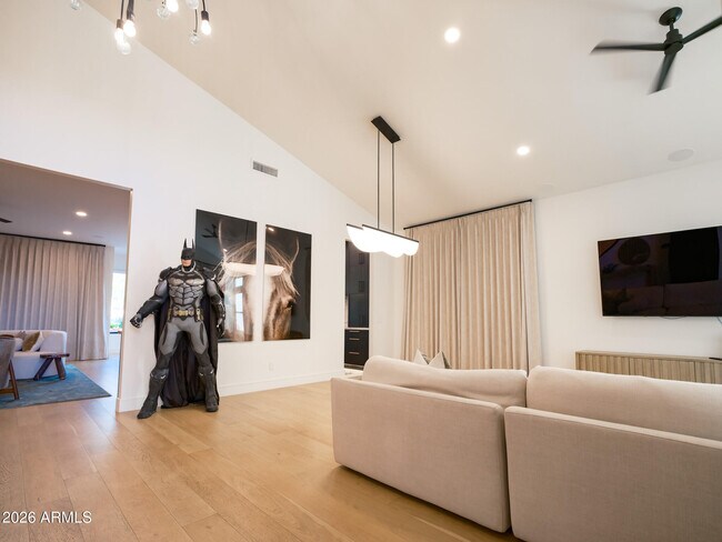 Building Photo - 2024 E Granite View Dr