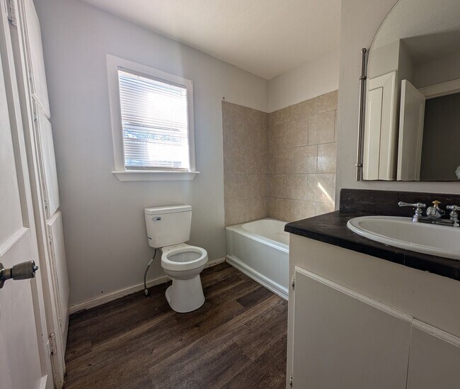 Building Photo - Available Soon -  3 Bedroom / 1 Bath AR Side