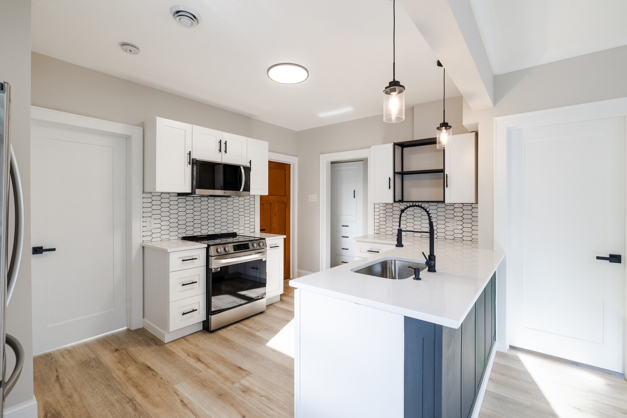 Building Photo - 4540 Garfield Ave