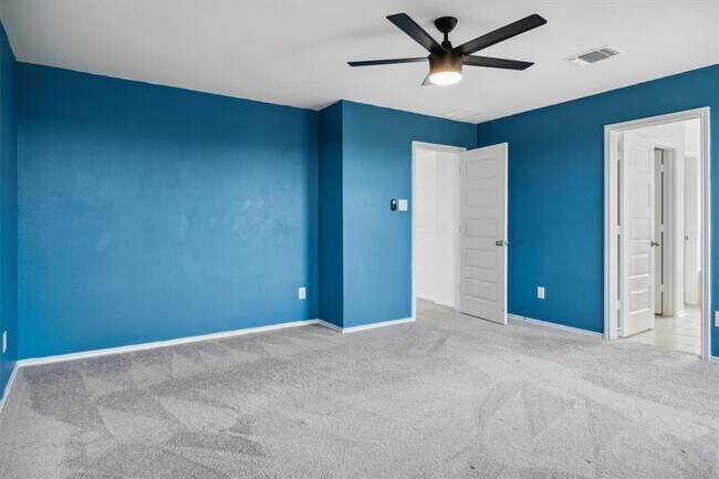 Building Photo - 925 Yellow Ribbon Trl