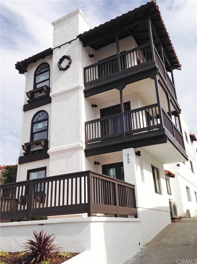 Building Photo - 259 Avenida Granada