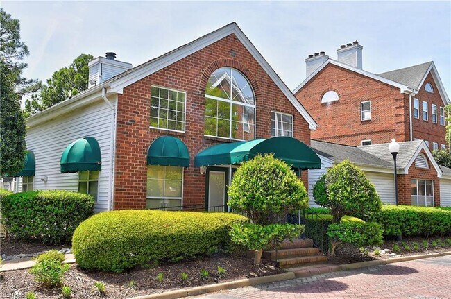 Building Photo - Ghent on the Square