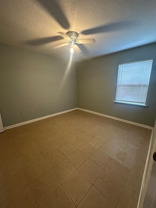 Building Photo - MOVE-IN SPECIAL: Receive $500 off your second month’s rent!