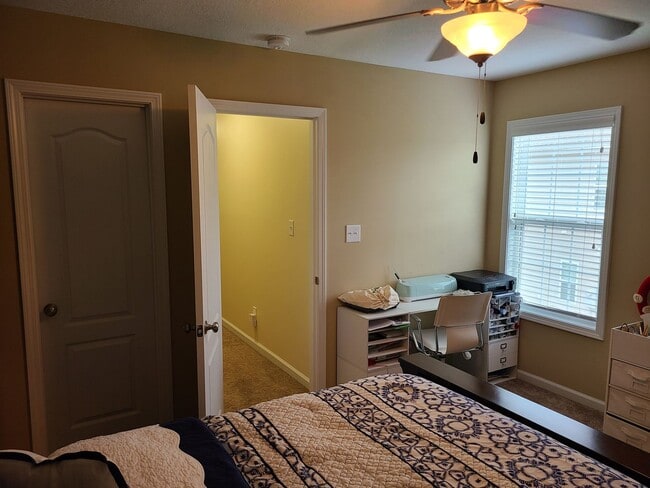 Building Photo - 4 Bedroom 2.5 Bath unfurnished home in Nautical Reach Neighborhood