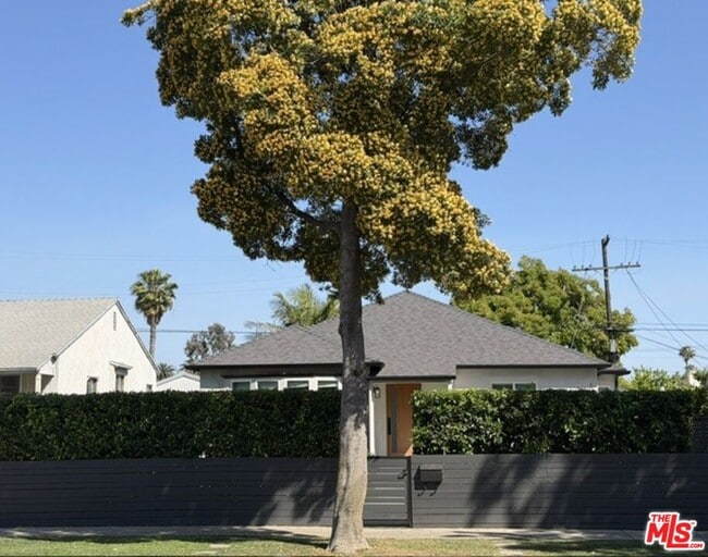 Building Photo - 1768 S Fairfax Ave