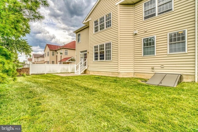 Building Photo - 9902 Player Dr