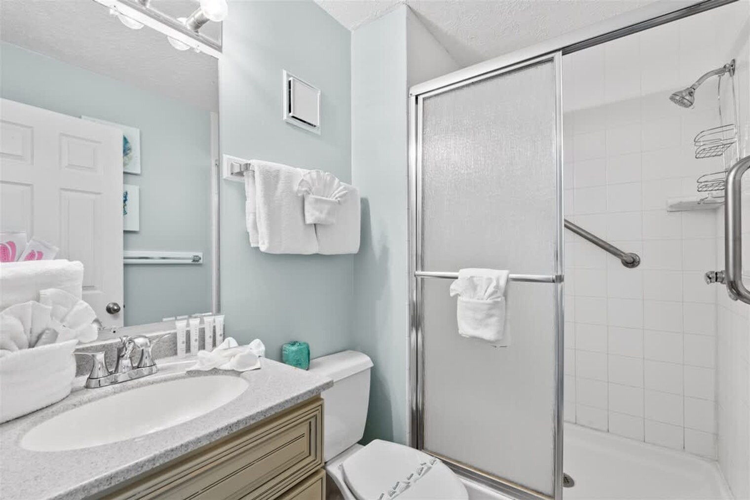 Building Photo - 8743 Thomas Dr