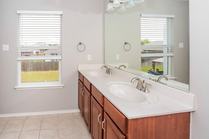 Building Photo - 1627 Dream Catcher Way