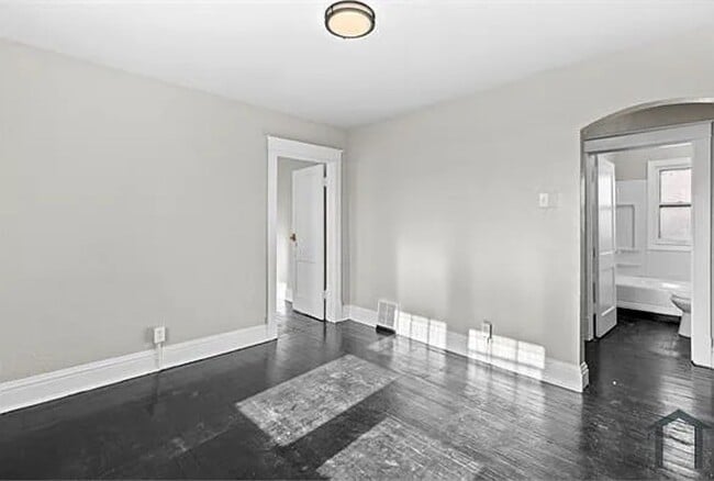 Building Photo - Charming 2BR House in Saint Louis
