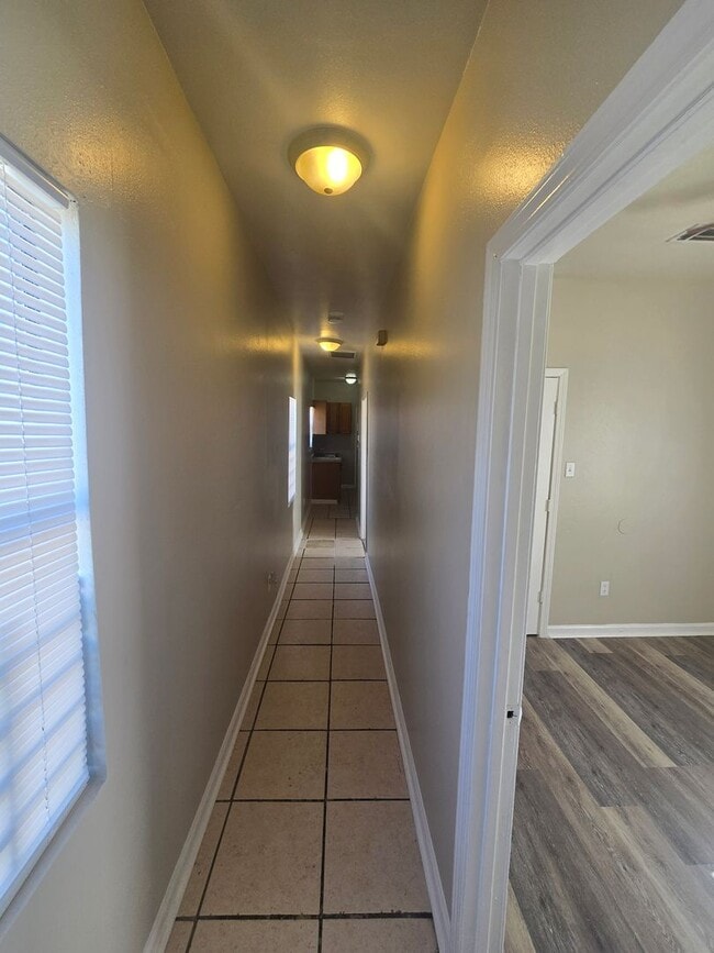 Building Photo - 1313 Flood St