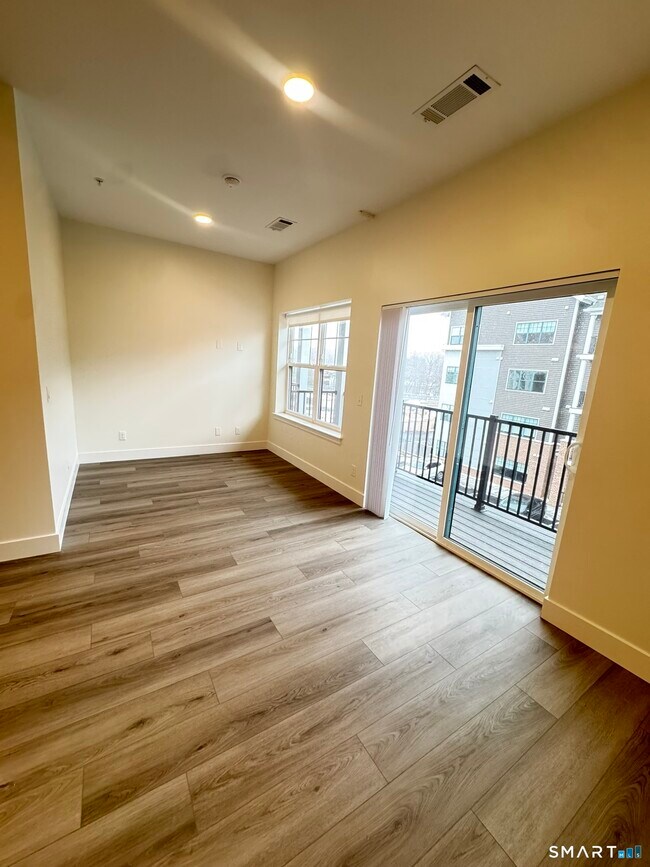 Building Photo - 414 Berlin Tpke