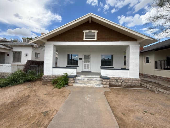 Building Photo - 1705 Arizona Ave
