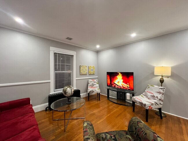 Building Photo - 548 High St