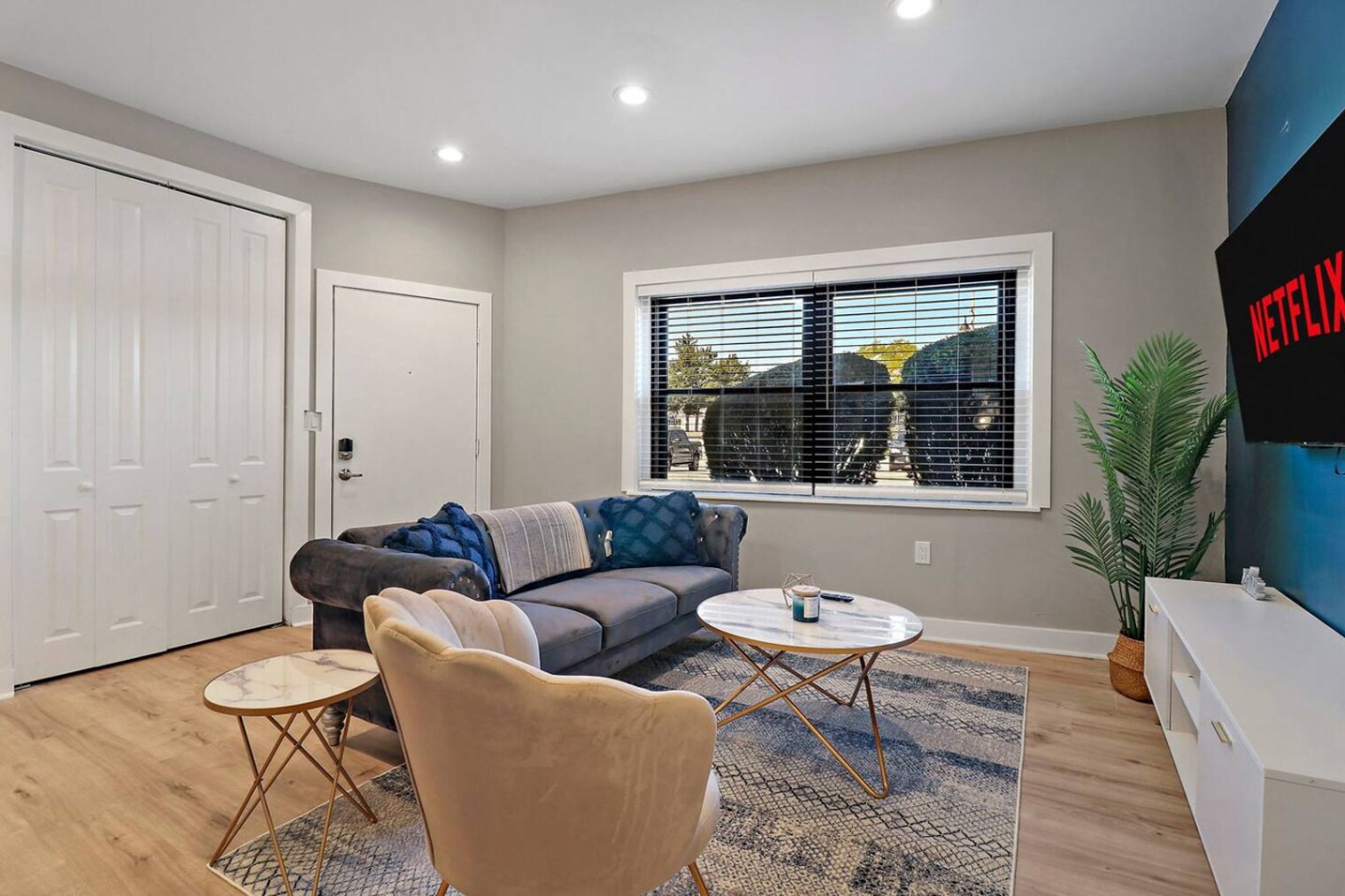 Building Photo - 5015 Main St