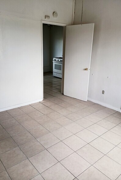 Building Photo - 7002 Linda Vista Rd