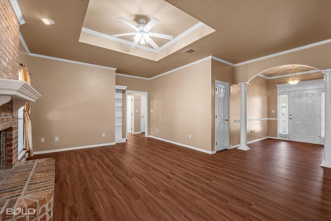 Building Photo - 406 Lavita Dr