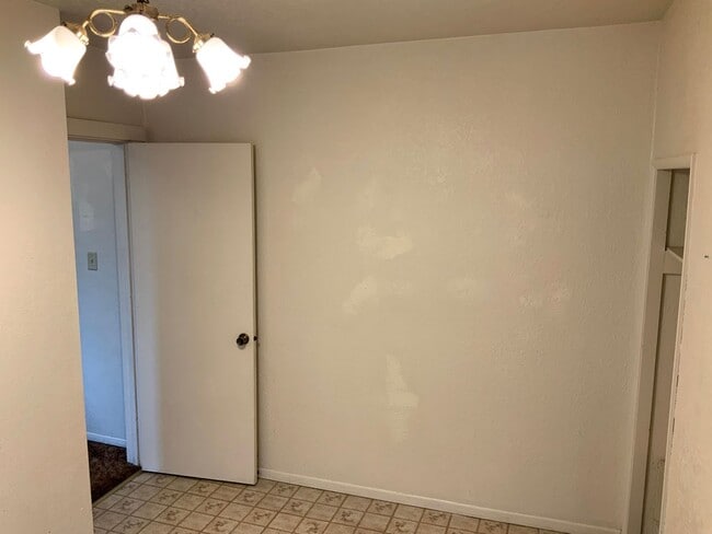 Building Photo - 3 Bedroom in Whiteaker Neighborhood