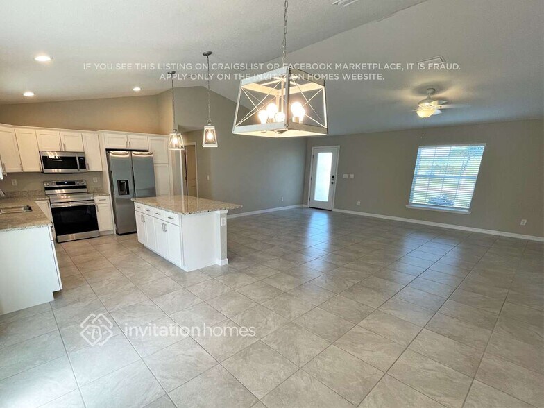 Building Photo - 7049 David Blvd