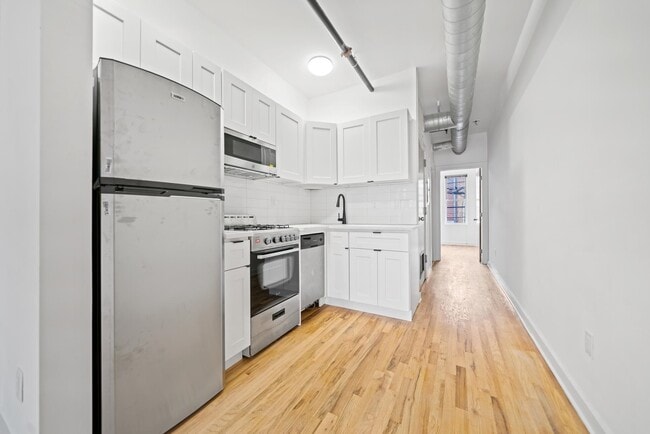 Building Photo - 615 Monroe St