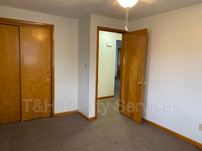 Building Photo - 4106 Mellen Dr