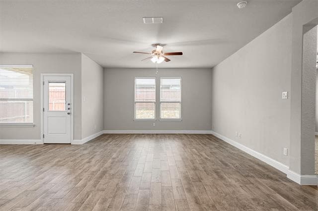 Building Photo - 825 Blackhorse Trl