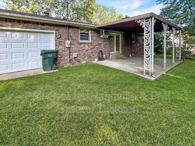 Building Photo - 320 Mockingbird Ln