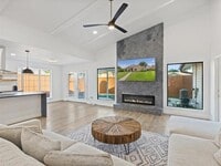 Building Photo - 3404 Newkirk Dr