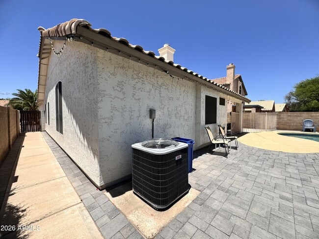 Building Photo - 1461 S Cholla Pl