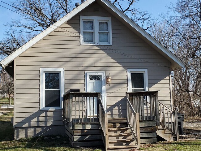 Building Photo - 2 bedroom, 1 bathroom rental home!