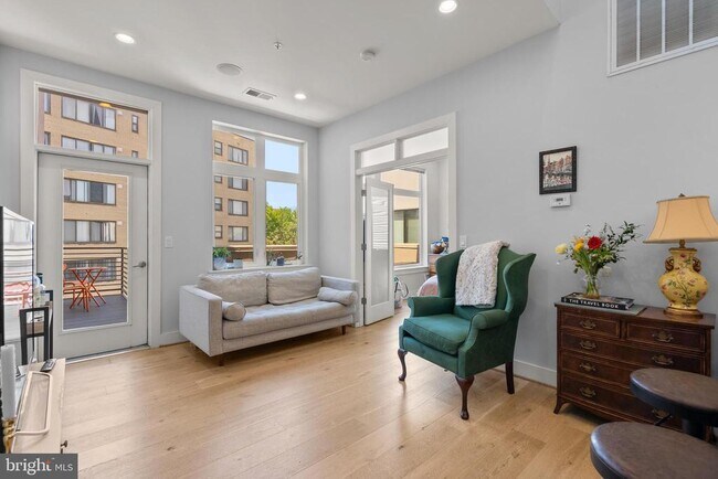 Building Photo - 3035 15th St NW