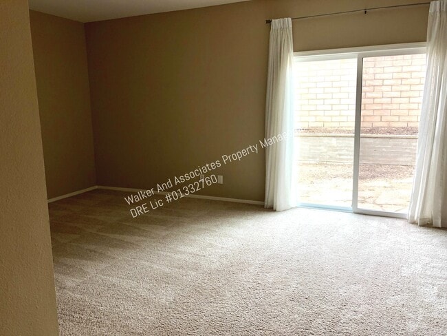 Building Photo - 202 Larkspur Dr