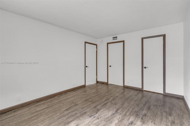 Building Photo - 2062 NW 43 Terrace