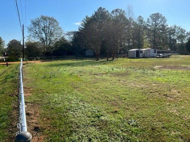 Building Photo - 17 Choctaw Rd