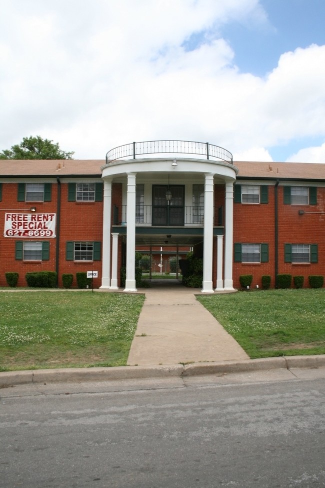 Building Photo - Old South Apartments