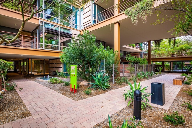 Building Photo - 7147 E Rancho Vista Dr