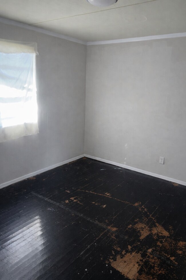 Building Photo - 906 Thomas St