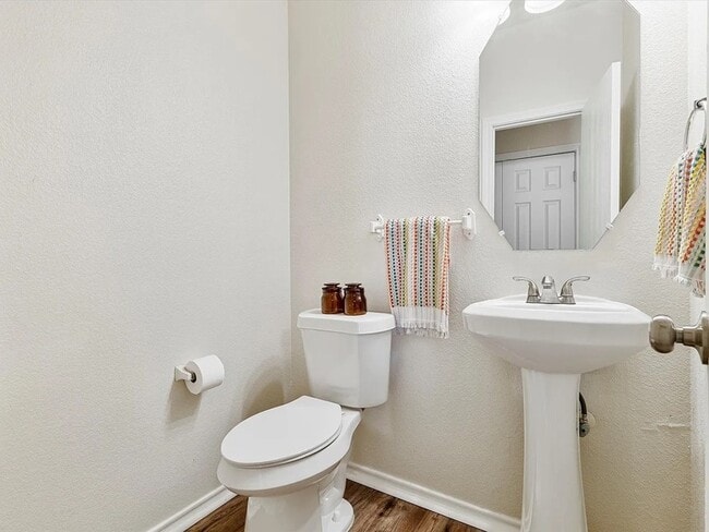 Building Photo - 2305 Homewood Ln