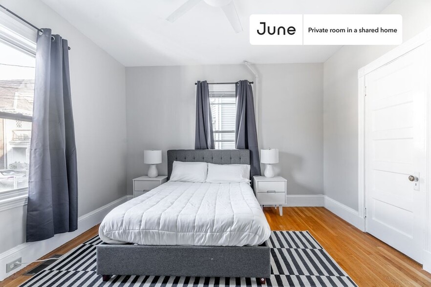 Building Photo - Room in Shared 3 bed/1 bath home
