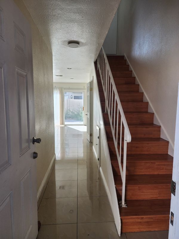 Building Photo - 13514 Village Dr