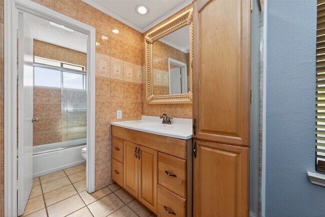 Building Photo - 17634 Huntersglen Cir