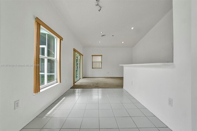 Building Photo - 10660 SW 20th Ct