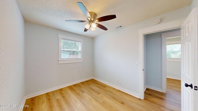 Building Photo - 216 9th St S