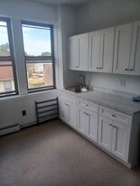 Building Photo - 961 Van Duzer St