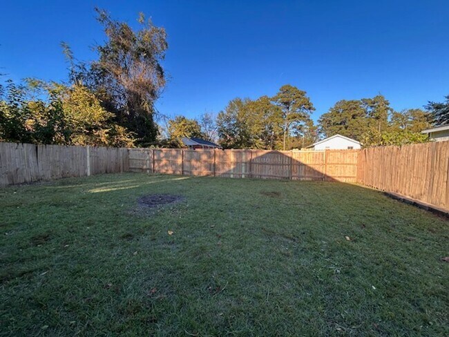 Building Photo - Welcome to Sabiston Height!