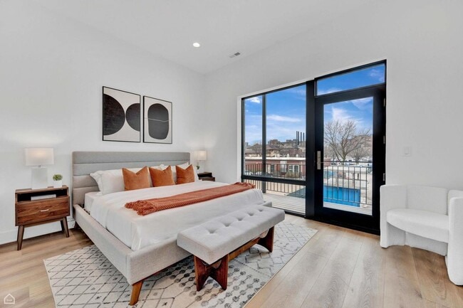 Building Photo - 1625 W 13th St