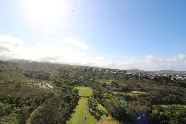 Building Photo - High 2 bedroom with sweeping views!