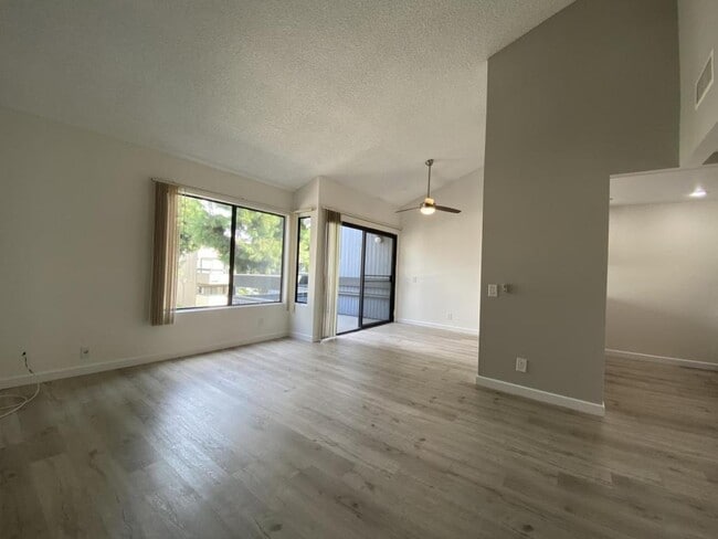 Building Photo - 181 N Richmont Dr