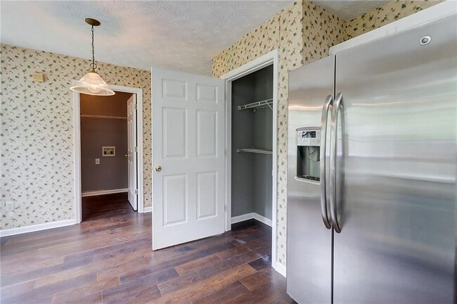 Building Photo - 1061 Chase Creek Ct